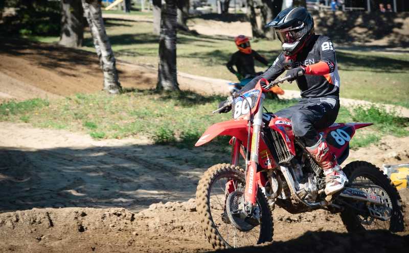 Aaron Durant riding motocross at Baja Acres